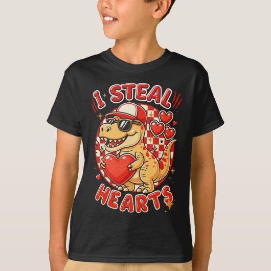 Hugvyn I Steal Hearts Valentine Boys Dinosaur Hold Tシャツ (正面)