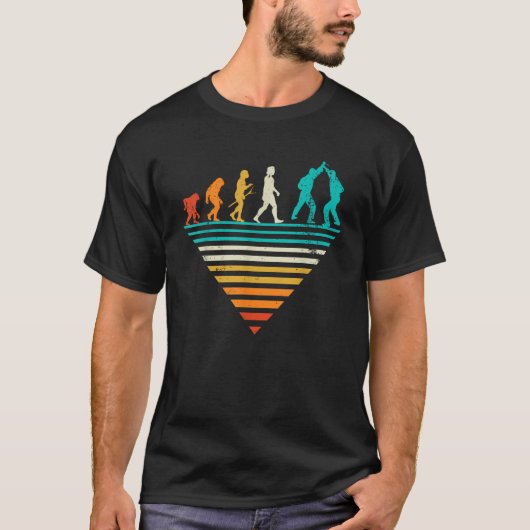 Human Evolution Fighter Vintage Krav Maga Tシャツ (正面)