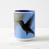 Hummingbirdパーソナ飛んでいるライズドマグカップ マグカップ (中央)