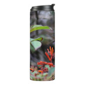 Hummingbird in flight赤い花 タンブラー (回転左)