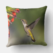 Hummingbird In Flight Gift for Mom | Throw Pillow  クッション (裏面)