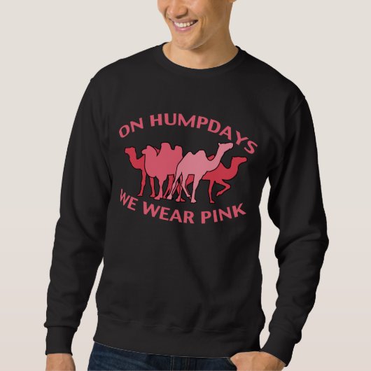"Humpdaysでおもしろい私達はピンク" Crewneckを身に着けています スウェットシャツ (正面)