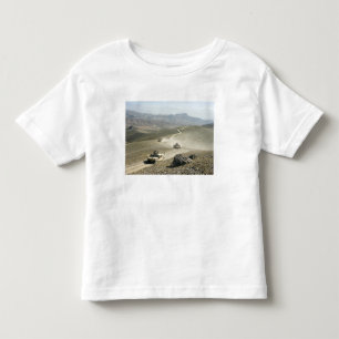Humvees横険しい山の道 トドラーTシャツ