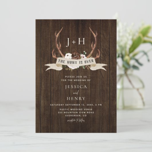 Hunt is Over Antlers Rustic Wood QR Code Wedding  招待状 (スタンド正面)
