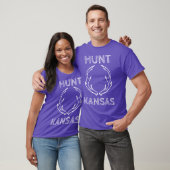 Hunt Kansas Deer Hunting design for Hunting Lovers Tシャツ (ユニセックス)
