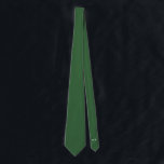 Hunter Green Groom and Groomsmen Initials Wedding ネクタイ<br><div class="desc">Hunter Green ties for the groom and his groomsmen to match various wedding suites. Hidden on the back you can easily personalise the initials so there can be no mistaking who's tie belongs to who! The color and font of the initials and also the tie color can be changed if...</div>