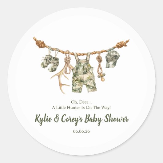 Hunting Clothesline Camo Boy Baby Shower ラウンドシール (正面)