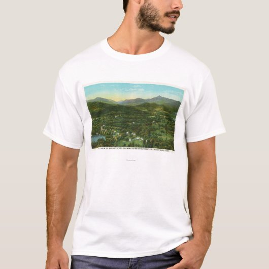 Hurrican山が付いている都市の空中写真 Tシャツ (正面)