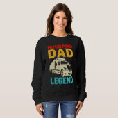 Husband Dad Trucker Legend スウェットシャツ (正面フル)