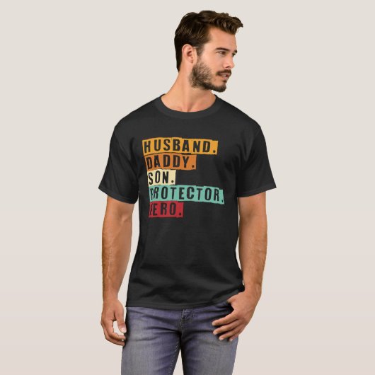 Husband Daddy Son Protector Hero World Bester Papa Tシャツ (正面フル)