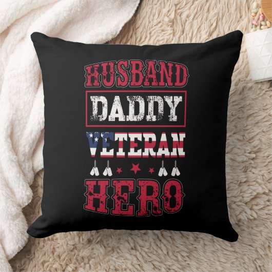 Husband, Daddy, Veteran, Hero クッション (ブランケット)