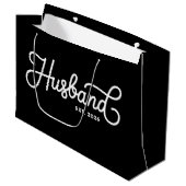 Husband Est 2026 Wedding Just Married Honeymoon ラージペーパーバッグ (正面アングル)