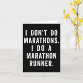 Husband I Dont Do Marathons I Do A Marathon Runne  カード (黄色い花)