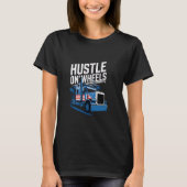 Hustle On Wheels Patriotic Truck Design Tシャツ (正面)