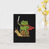 Huzzah Frog Knight Riding A Snail Funny Sword Meme カード (黄色い花)
