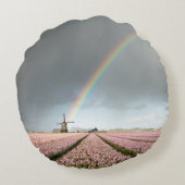 hyacinths上の虹およびオランダの風車 ラウンドクッション (裏面)