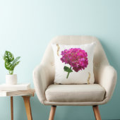 Hydrangea Bloom – Vintage Botanical Fuchsia クッション (椅子)
