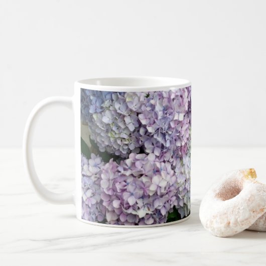 Hydrangea in mom's garden  コーヒーマグカップ (ドーナツ)