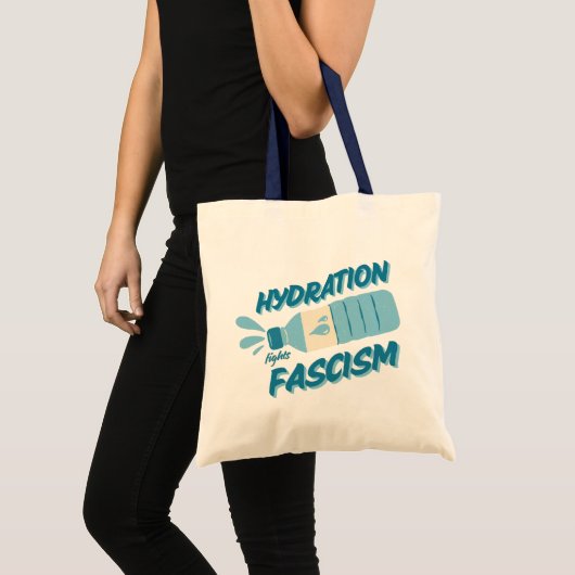 Hydration Fights Fascism トートバッグ (正面(商品))