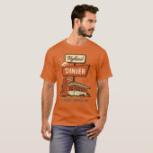 Hyland Diner Danvers, MA Retro Route 1 Roadside Di Tシャツ (正面フル)