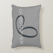 Iイニシャルパーソナライズされた名白黒グレー アクセントクッション (正面(垂直))