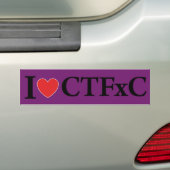IハートのCTFxCのバンパーステッカー(紫色) バンパーステッカー (車上)