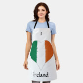 Iハートアイルランド三色国旗 エプロン (着用した状態)