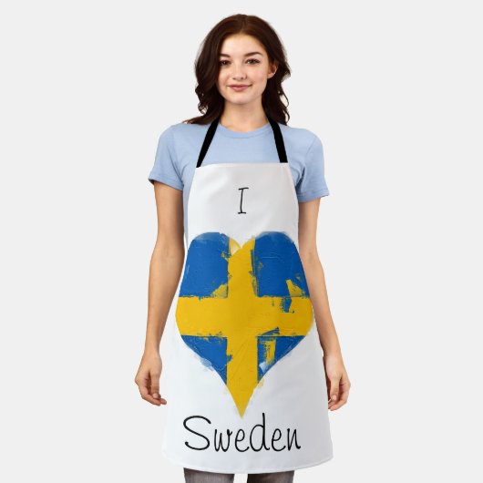 Iハートスウェーデン国旗 エプロン (着用した状態)