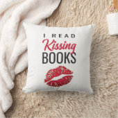 Iブッ読クキスをする装飾用クッション クッション (ブランケット)