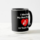 I私の親友23年前に結婚した マグカップ (正面右)