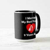 I私の親友9年前に結婚した マグカップ (正面右)