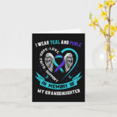 I衣服ティール(緑がかった色)と紫の孫娘の自殺A カード (黄色い花)