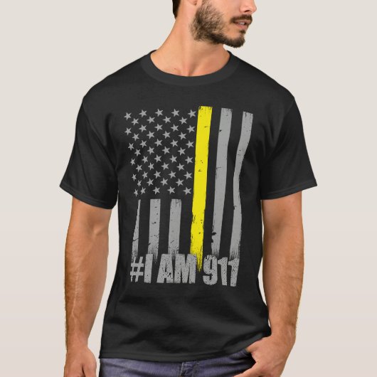 I Am 911  Thin Gold Line Flag  Police Dispatcher Tシャツ (正面)