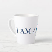 I AM A PRO | Bold Minimalist Blue Circle Mug カフェラテマグ (左アングル)