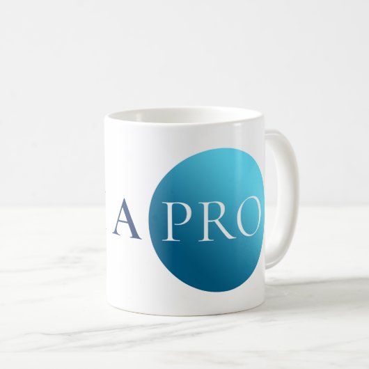 I AM A PRO | Bold Minimalist Blue Circle Mug コーヒーマグカップ (正面右)