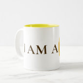 I AM A PRO | Elegant Gold Circle Motivational Mug ツートーンマグカップ (正面左)