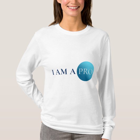I AM A PRO | Empowerment Minimalist Tシャツ (正面)