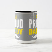 I Am Proud Daddy Grey Mustache Typographic Coffee  ツートーンマグカップ (中央)