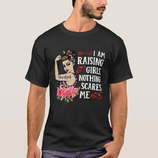 I Am Raising Girls Mom Life Rosie The Riveter Moth Tシャツ (正面)