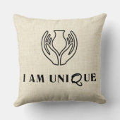 “I AM UNIQUE” シンプルデザイン クッション (裏面)