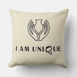 “I AM UNIQUE” シンプルデザイン クッション