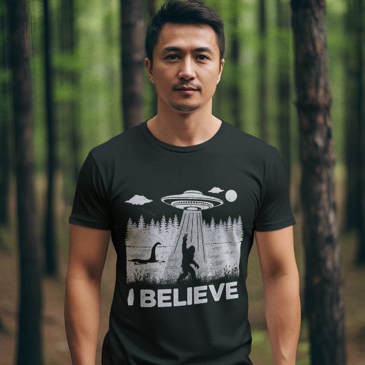 I Believe Big foot, Ufo, Ness Funny Big foot Tシャツ