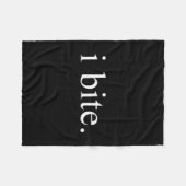 I Bite Funny Sarcastic Humor Statement Design  フリースブランケット (正面(横))