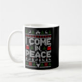 I Come In Peace Couple Matching Ugly Christmas Swe コーヒーマグカップ (左)