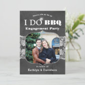 I DO婚約エレガントPhoto Lace Chalkboard BBQ 招待状 (スタンド正面)