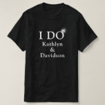 I DO婚約リングや輪カップルネームミニマルおもしろい Tシャツ<br><div class="desc">私は婚約リングや輪カップル名ミニマリスト幸せとおもしろいTシャツをする。この祝可愛いTシャツの特別イベント。すべての文字は、あなた自身の詳細で簡単かつ迅速に変更するために事前に配置されている。</div>