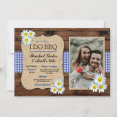 I DO BBQカップルのシャワー素朴デイジーブルーフォト 招待状 (正面)