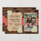 I DO BBQカップルシャワー素朴デイジーフラワーフォト 招待状 (正面/裏面)