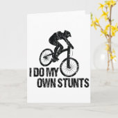 I Do My Own Stunts Downhill Biking Funny カード (黄色い花)