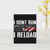 I Dont Run I Reload Usa Flag Pro Guns Funny Gun  カード (黄色い花)